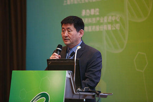 豪门国际官网生物部副总裁汪俊博士为聚会作精彩开场