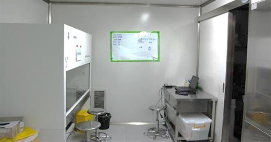 操作室（外室）